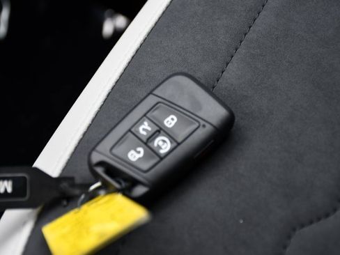 New 2025 Volkswagen Taos SE image 15