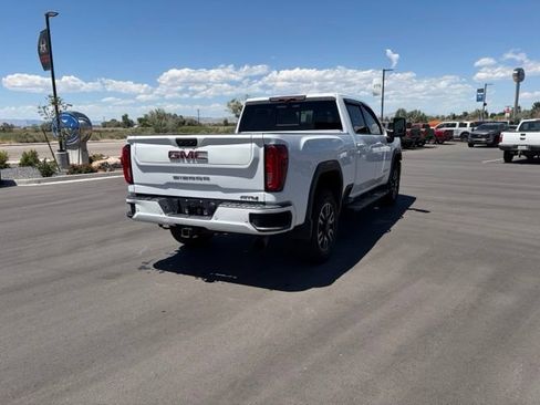 Used 2020 GMC Sierra 2500 AT4 w/ AT4 Premium Package AWD/4WD image 5