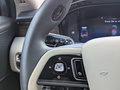 Used 2025 Lincoln Corsair Reserve FWD image 24