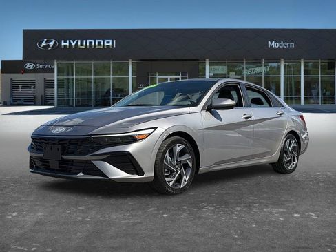 Used 2025 Hyundai Elantra SEL FWD image 1