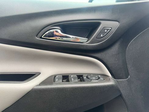 Used 2024 Chevrolet Equinox LS w/ LS Convenience Package image 12