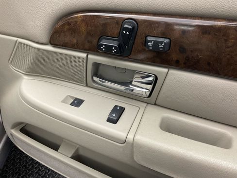 Used 2010 Mercury Grand Marquis LS RWD image 20