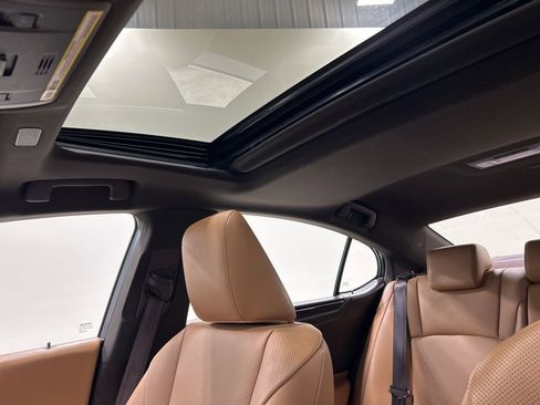 Used 2019 Lexus ES 350 image 22