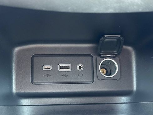 Used 2024 Chevrolet Equinox LT FWD image 22
