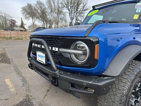 Used 2021 Ford Bronco First Edition AWD/4WD image 5