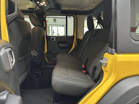 Used 2019 Jeep Wrangler Unlimited Sport S image 13