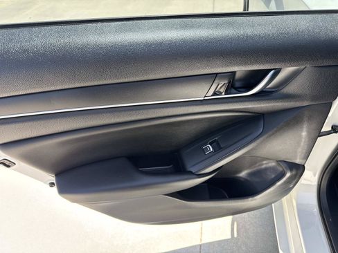 Used 2018 Honda Accord Sport image 16