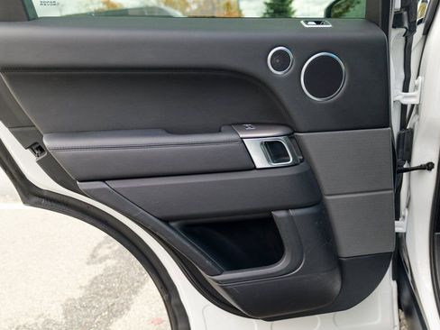 Used 2022 Land Rover Range Rover Sport SE image 23