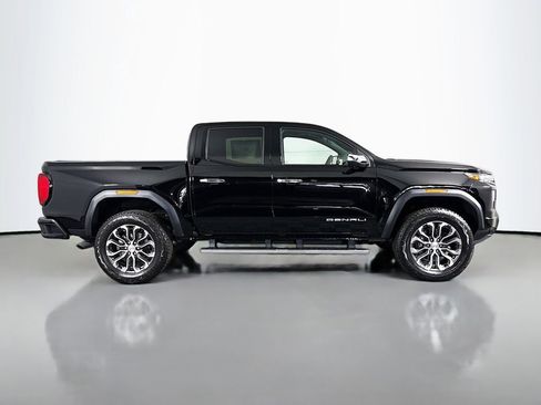 New 2026 GMC Canyon Denali image 8