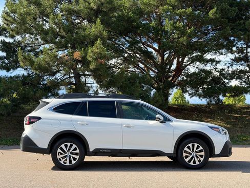 Used 2021 Subaru Outback Premium AWD/4WD image 2