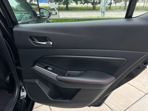 Used 2024 Nissan Altima 2.5 SR FWD image 8