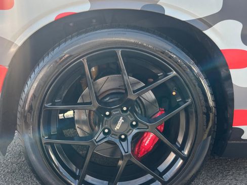 Used 2017 Dodge Challenger SRT Hellcat image 13