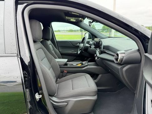 Used 2025 Chevrolet Equinox LT FWD image 11