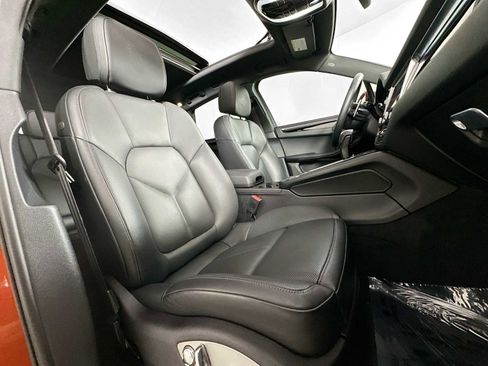Used 2024 Porsche Macan image 28