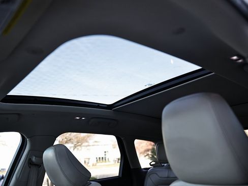 Used 2021 Lincoln Corsair FWD w/ Premium Package image 17