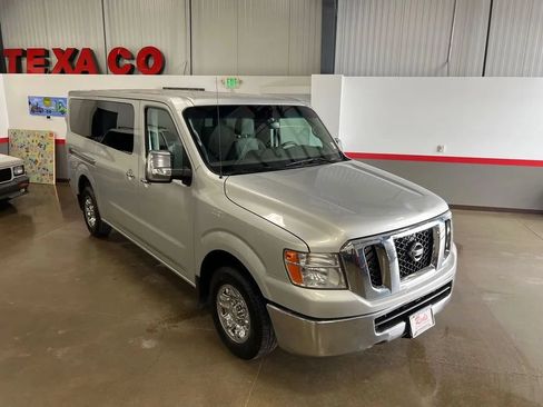 Used 2017 Nissan NV 3500 SV RWD image 80
