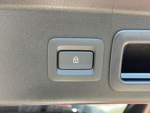 Used 2025 MAZDA CX-30 AWD 2.5 S w/ Preferred Package image 32