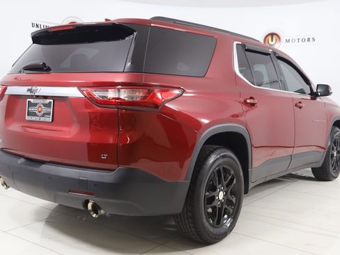 Used 2020 Chevrolet Traverse LT image 3