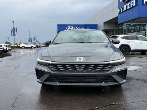 New 2026 Hyundai Elantra SEL Sport Premium FWD image 2