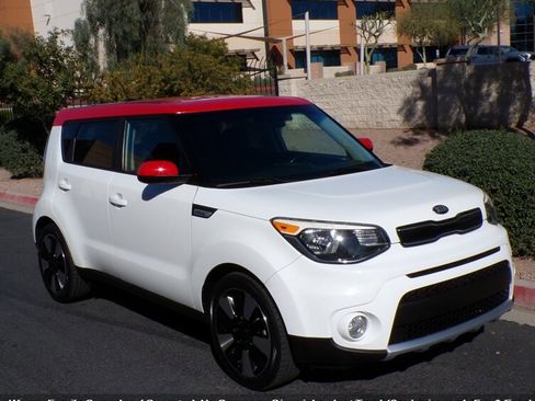 Used 2019 Kia Soul + image 1
