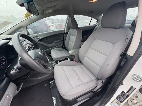 Used 2017 Kia Forte LX image 13