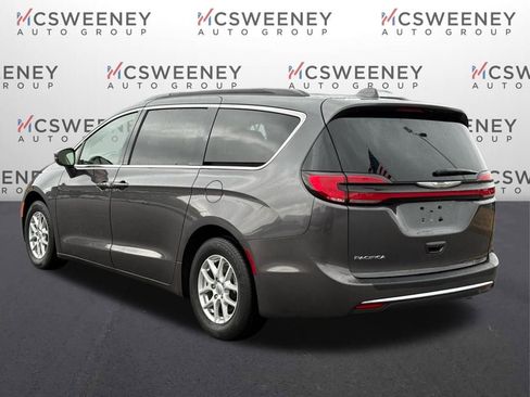 Used 2022 Chrysler Pacifica Touring-L image 2