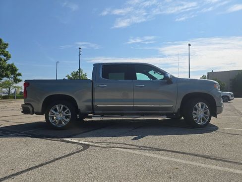 Used 2024 Chevrolet Silverado 1500 High Country w/ Technology Package AWD/4WD image 18