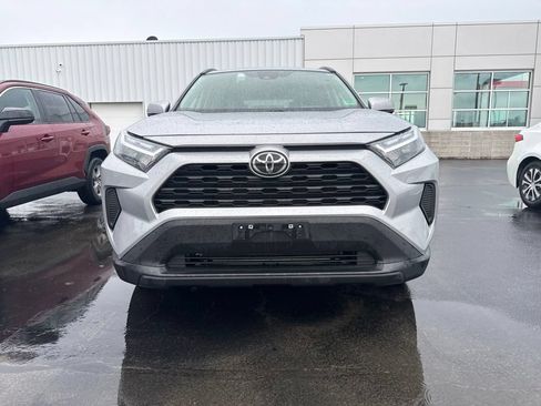 Used 2025 Toyota RAV4 XLE AWD/4WD image 2