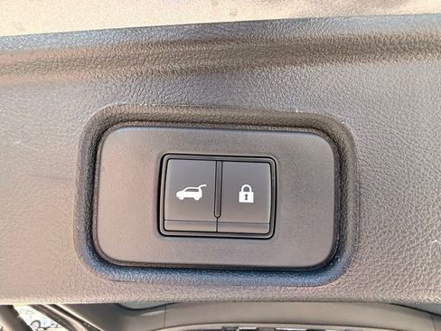 New 2026 Nissan Pathfinder SV image 17