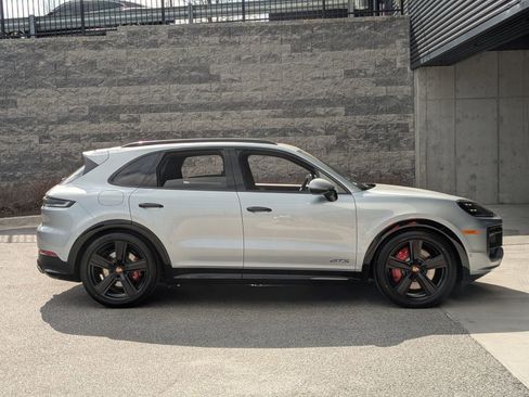 New 2026 Porsche Cayenne GTS AWD/4WD image 8