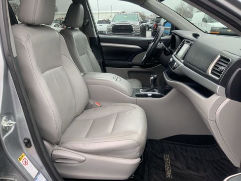 Used 2016 Toyota Highlander XLE image 60