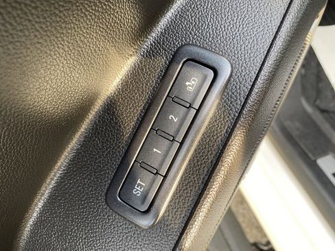 Used 2018 Chevrolet Suburban Premier image 30