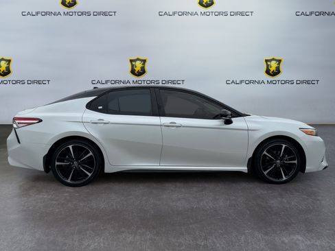 Used 2020 Toyota Camry XSE w/ Blackout Package FWD image 4