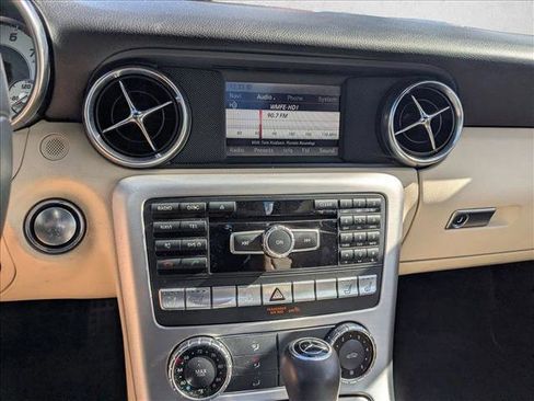 Used 2013 Mercedes-Benz SLK 250 image 8