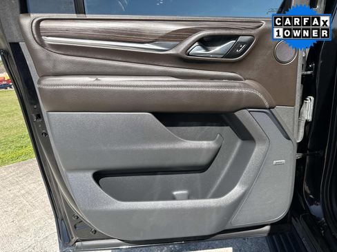 Used 2021 GMC Yukon XL Denali w/ Denali Premium Package image 14