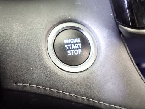 Used 2021 Toyota Highlander Limited AWD/4WD image 32