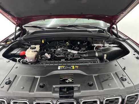 Used 2023 Jeep Grand Cherokee Limited image 30