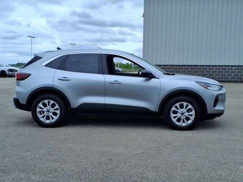 Used 2023 Ford Escape Active AWD/4WD image 2