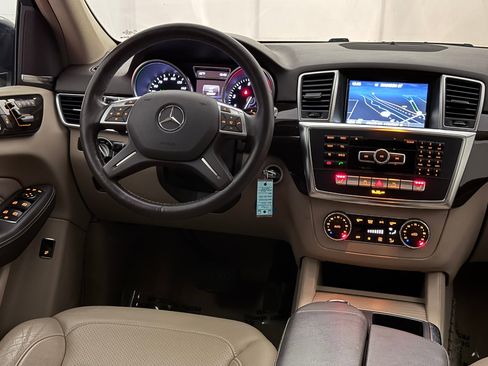Used 2015 Mercedes-Benz ML 350 4MATIC w/ Premium 1 Package image 29
