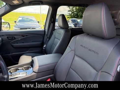 Used 2025 Honda Passport Black Edition image 14