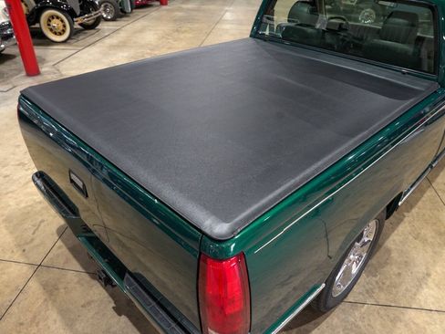 Used 1997 Chevrolet Silverado 1500 2WD Regular Cab w/ Convenience Group image 20