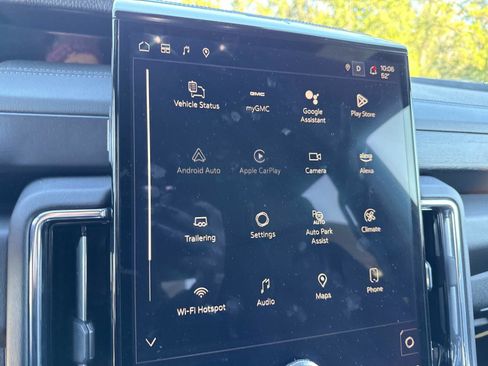 Used 2025 GMC Yukon Denali image 28