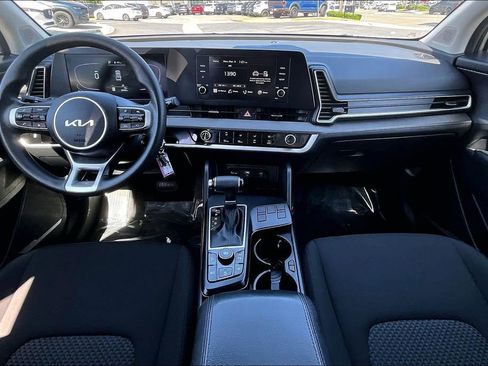 Used 2025 Kia Sportage LX image 13