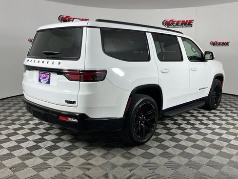 Used 2022 Jeep Wagoneer Series I AWD/4WD image 3