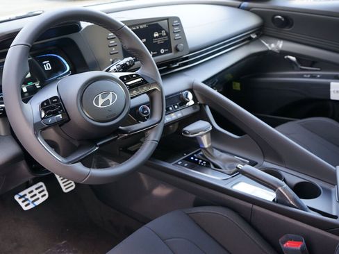 New 2026 Hyundai Elantra SEL Sport Premium FWD image 9