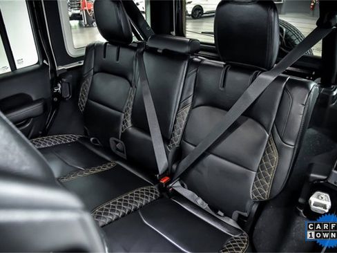 Used 2022 Jeep Wrangler Unlimited Sahara image 12