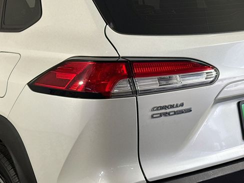 Used 2023 Toyota Corolla Cross L FWD image 36