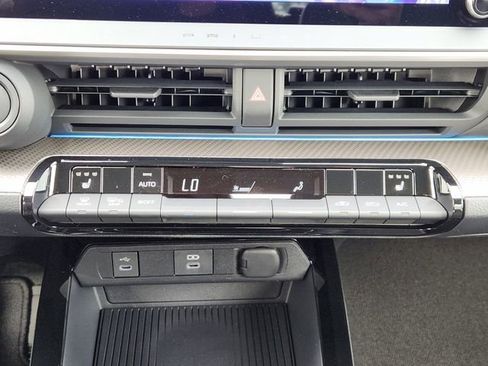 New 2026 Toyota Prius XLE image 18