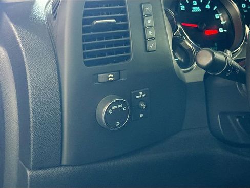 Used 2011 Chevrolet Silverado 1500 LT w/ All-Star Edition image 11