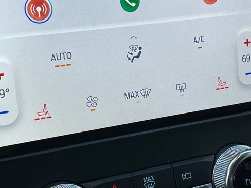 Used 2024 Ford Edge SEL image 34
